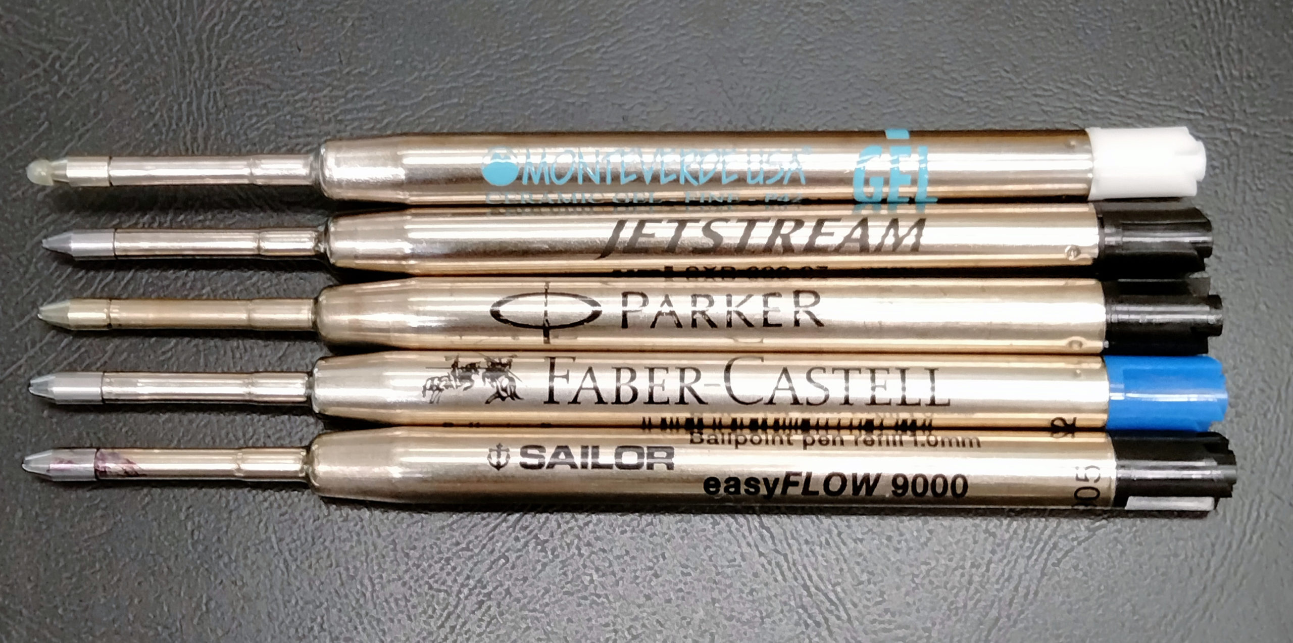パーカーのボールペンの替芯は多様なブランドと互換性あり！人気NO.1は